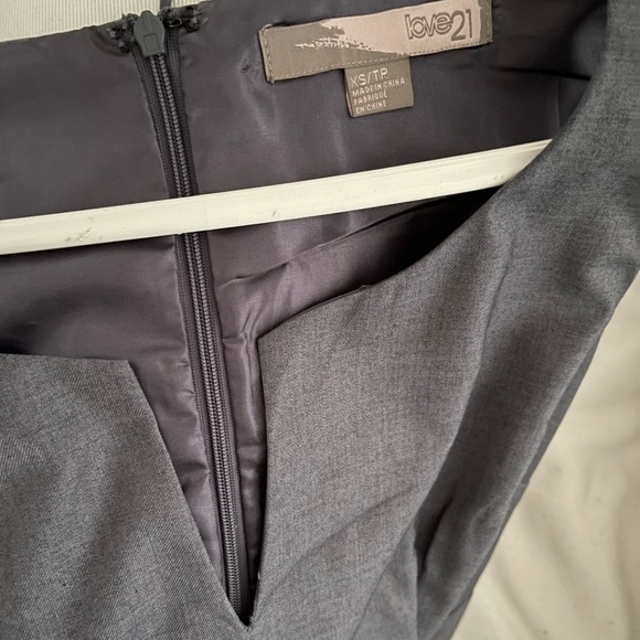 Fitted work dress - Picture 3 of 3